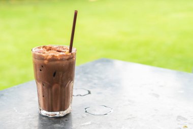 buzlu çikolatalı milkshake restoran ve kafe tablo