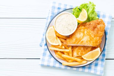 Balık ve cips - sağlıksız gıda
