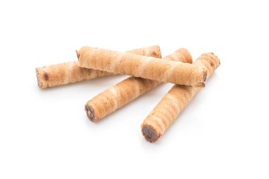 kakao kremalı izole üzerinde beyaz arka plan ile dolu gofret haddelenmiş