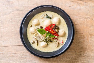 Balık top - Tay gıda ile yeşil köri