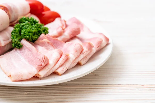 Skivad Gris Bacon Tallrik — Stockfoto