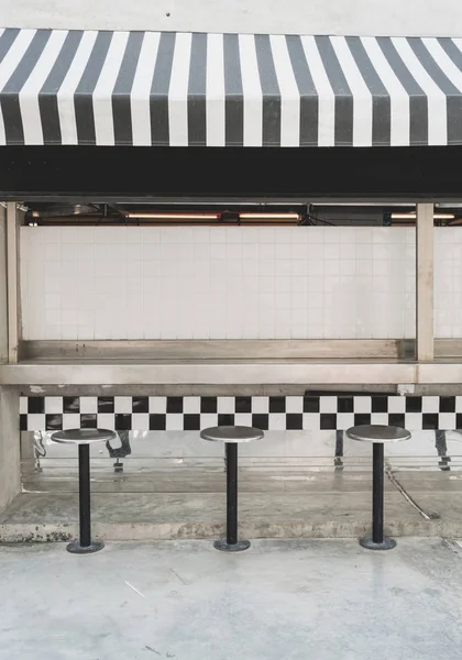 boş sandalye ile Cafe Restoran ve kafe bar