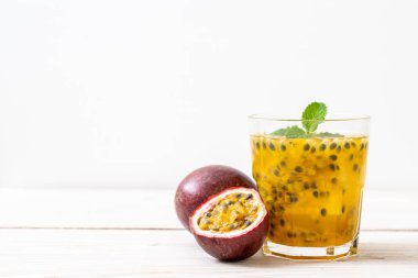 taze ve buzlu meyve suyu - sağlıklı içecek