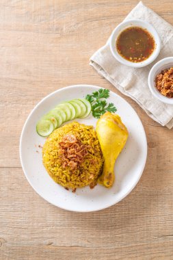 Tavuk - Müslüman gıda tarzı ile Müslüman sarı pirinç