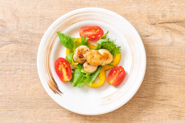 Casca Vieiras Grelhadas Com Vegetais — Fotografia de Stock