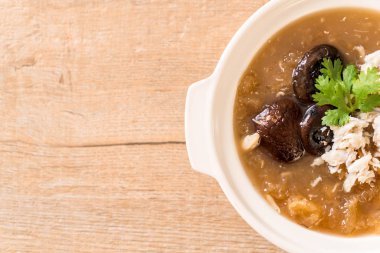 Yengeç kase kırmızı et suyu çorbası kızarmış balık Maw