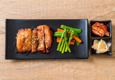 Teriyaki chiciken biftek - Asya gıda tarzı