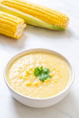 Mısır çorba kasesi - sağlıklı gıda tarzı