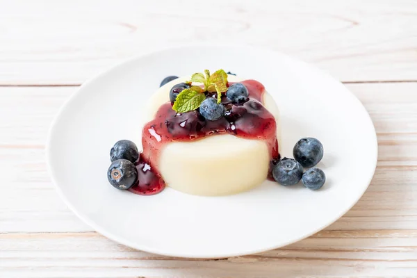 Pudim Iogurte Com Mirtilos Frescos Comida Saudável Sobremesa — Fotografia de Stock