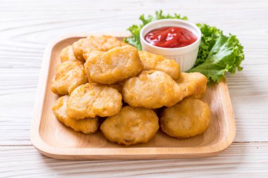 Soslu tavuk nugget, sağlıksız yemek.