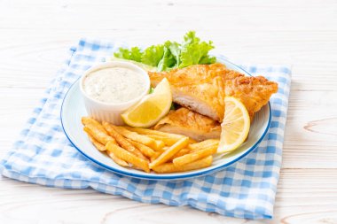 Balık ve cips - sağlıksız gıda