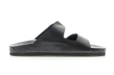 Erkekler beyaz arka plan üzerinde izole sandalet deri