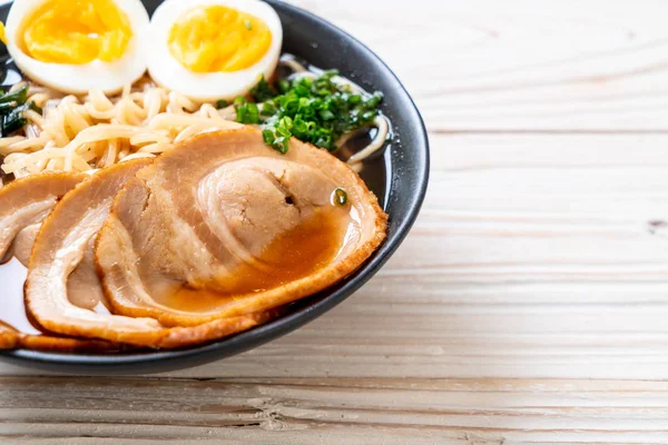 Shoyu Fideos Ramen Con Cerdo Huevo Estilo Comida Japonesa —  Fotos de Stock