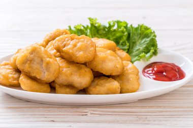 Soslu tavuk nugget, sağlıksız yemek.