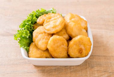 Soslu tavuk nugget, sağlıksız yemek.