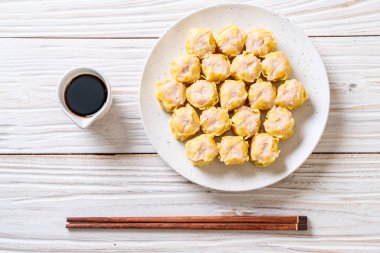 Karides Çince buğulanmış Dumpling sos ile