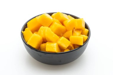 Beyaz arka plan üzerinde izole taze ve altın Mango