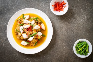 Fried yengeç ile toz köri - Tayland mutfağı