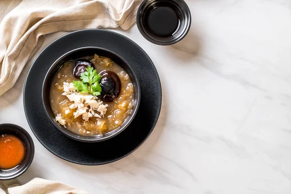 Yengeç kase kırmızı et suyu çorbası kızarmış balık Maw