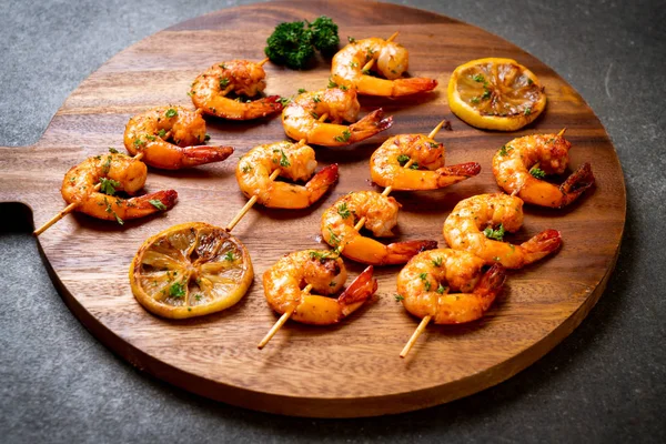 Grilled Tiger Shrimps Skewers Lemon Seafood Style — Stock Photo, Image