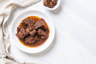 herb - Phuket Tayland geleneksel gıda tarzı ile domuz eti güveç