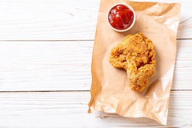 Kızarmış tavuk yemeği - abur cubur ve sağlıksız yemek