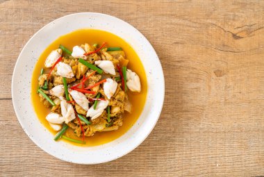 Fried yengeç ile toz köri - Tayland mutfağı