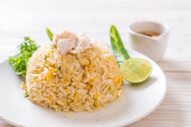 Sebzeli kızarmış pirinç.