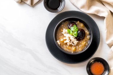 Kızarmış Balık Maw kırmızı et suyu çorbası Yengeç 