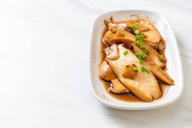 tavada kızartılmış Kral istiridye, istiridye soslu mantar