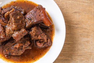 herb ile domuz eti güveç