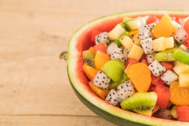 dilimlenmiş meyve karışımı 