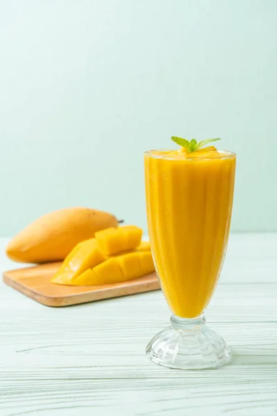 Fresh Mango Smoothies Healthy Food Drink Concept — Stock Photo, Image