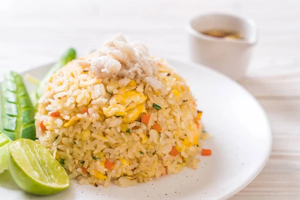Gebratener Reis mit Krabben — Stockfoto