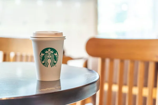 Bangkok Tailandia Junio 2018 Starbucks Café Caliente Con Soporte Sobre — Foto de Stock