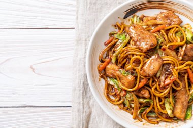 tavada kızartılmış yakisoba noodle pork - Asya gıda tarzı ile