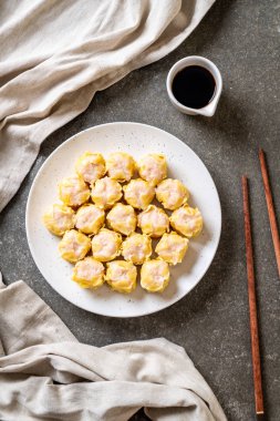 Karides Çince buğulanmış Dumpling sos ile