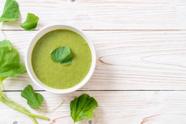 Ispanak çorba kasesi - sağlıklı gıda tarzı