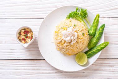 Sebzeli kızarmış pirinç.