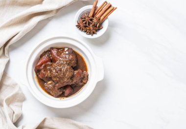 herb - Phuket Tayland geleneksel gıda tarzı ile domuz eti güveç