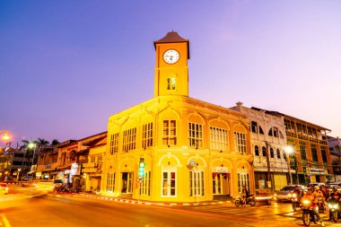 Phuket, Tayland, 18 Nisan 2018: Çin Portekiz tarzı eski binalar ile eski şehir Phuket Tayland Phuket çok ünlü bir turistik yer.