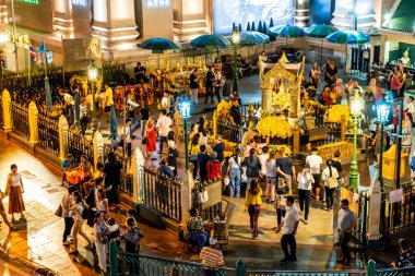 Bangkok, Tayland - 9 Ağustos 2018: Erawan tapınak üzerinde 18 Eylül. 