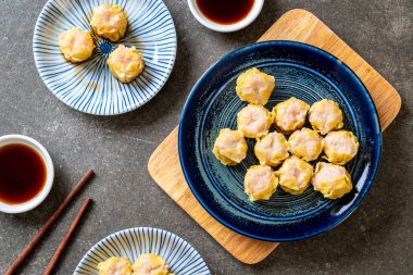 Karides Çince buğulanmış Dumpling sos ile