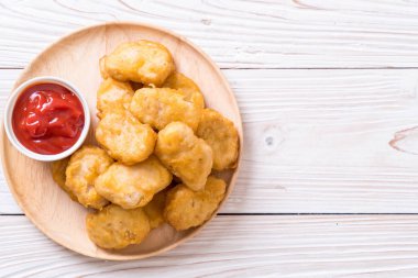 Soslu tavuk nugget, sağlıksız yemek.