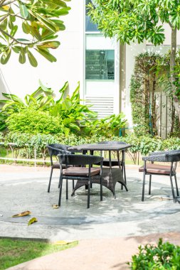 boş açık veranda sandalye ve masa Bahçe