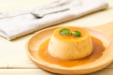 Ev yapımı karamel kremalı puding