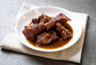 herb - Phuket Tayland geleneksel gıda tarzı ile domuz eti güveç