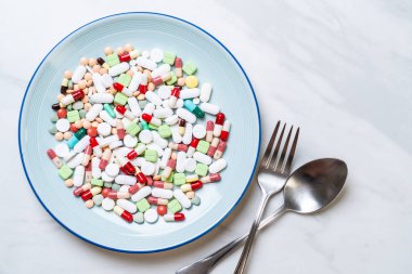 hap, ilaç, eczane, ilaç veya tıbbi plaka - healthycare kavramı üzerinde