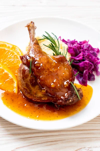 Bife de pato com molho de laranja — Fotografia de Stock