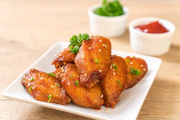 Alitas Pollo Horno Barbacoa Con Sésamo Blanco — Foto de Stock